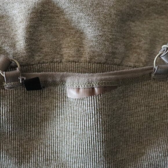 Gymshark Women's Grey Stretch Adjustable Straps Activewear Sports Bra - Picture 9 of 9